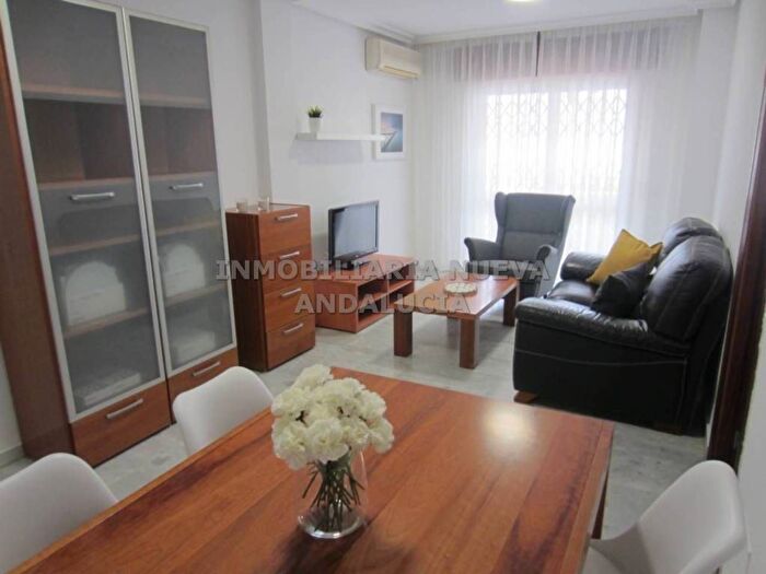 Piso en alquiler en Los Molinos Villa Blanca, Almería Capital de 4 habitaciones