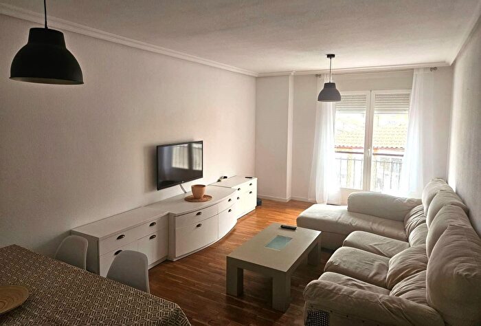 Casas en venta y pisos alquiler - 1