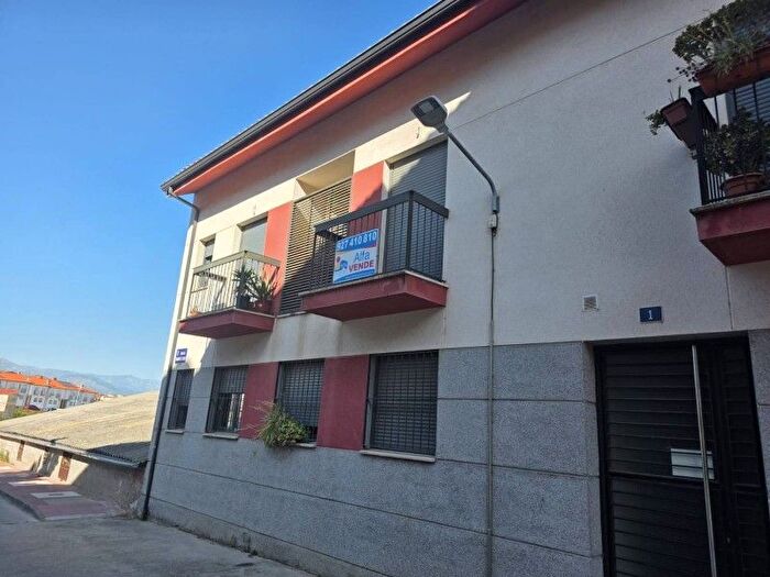Casas en venta y pisos alquiler - 1