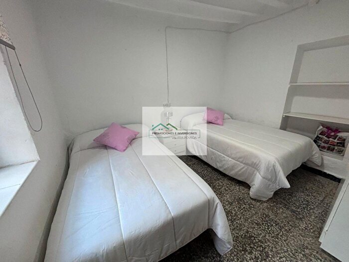 Casas en venta y pisos alquiler - 3