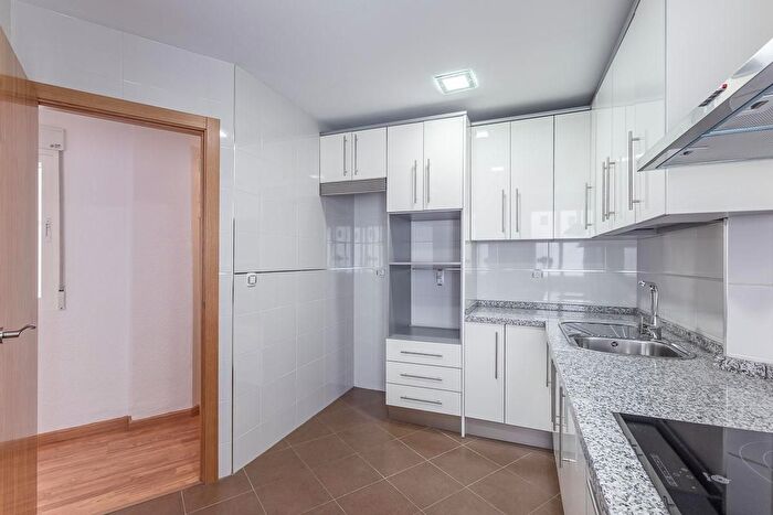 Casas en venta y pisos alquiler - 2