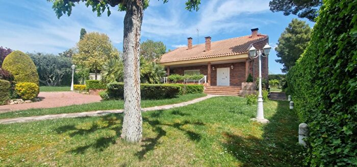 Casa en venta en Zuera, Zaragoza de 4 habitaciones