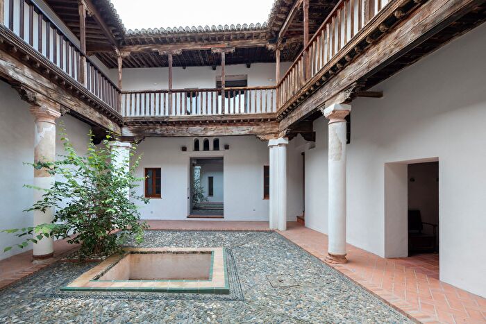 Casas en venta y pisos alquiler - 1