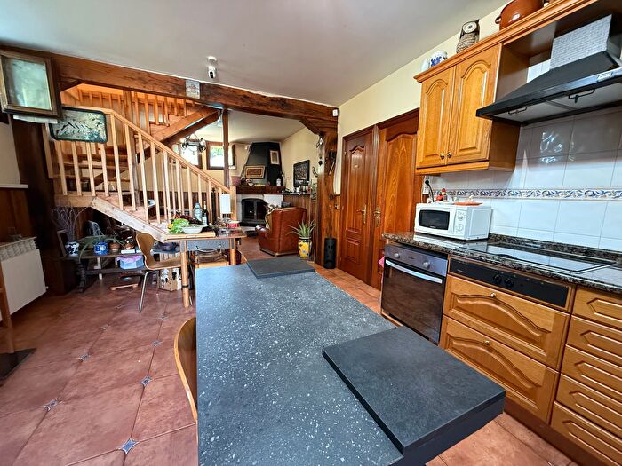 Casas en venta y pisos alquiler - 3