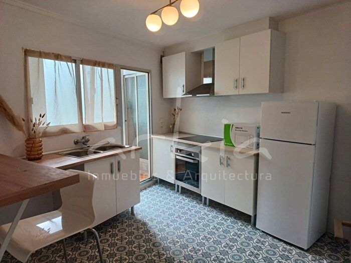Casas en venta y pisos alquiler - 1