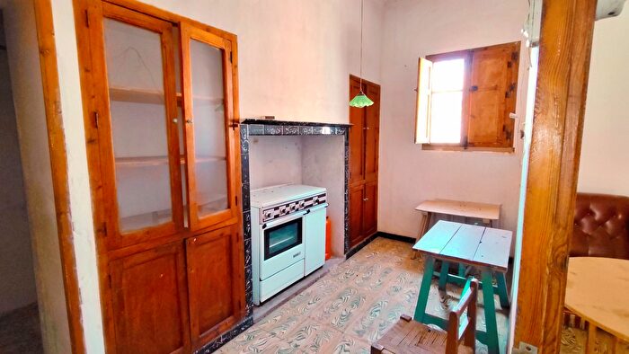 Casas en venta y pisos alquiler - 3