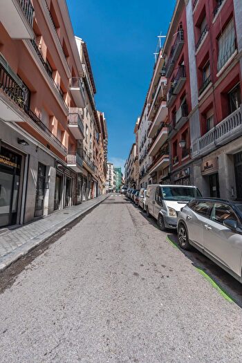 Casas en venta y pisos alquiler - 3