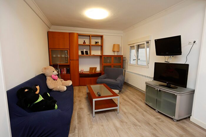 Casas en venta y pisos alquiler - 1