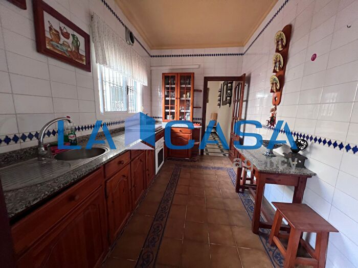 Casas en venta y pisos alquiler - 3
