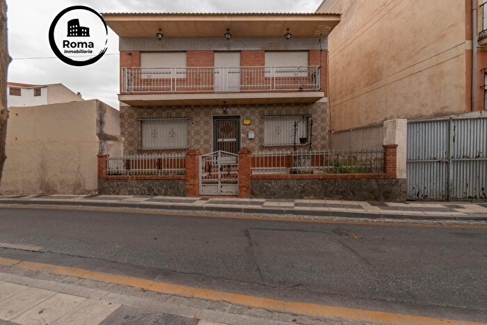 Casas en venta y pisos alquiler - 1