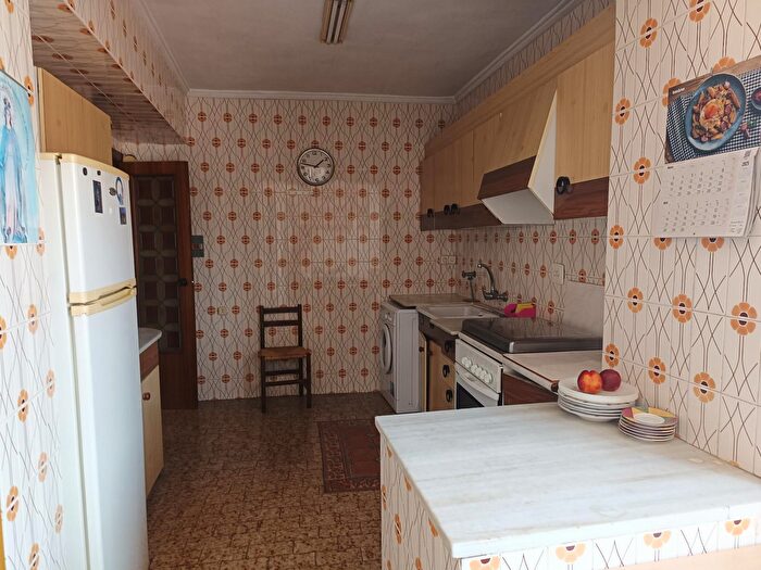 Casas en venta y pisos alquiler - 2