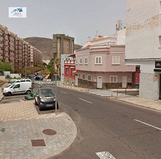 Piso en venta en La Salud La Salle, Villa Ascensión El Perú Cruz del Señor de 4 habitaciones