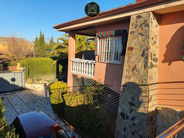 Casa en venta en Valdeastillas Fuentezuelas, Jaén Capital de 3 habitaciones