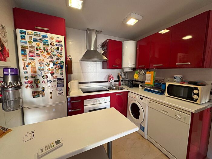 Casas en venta y pisos alquiler - 1