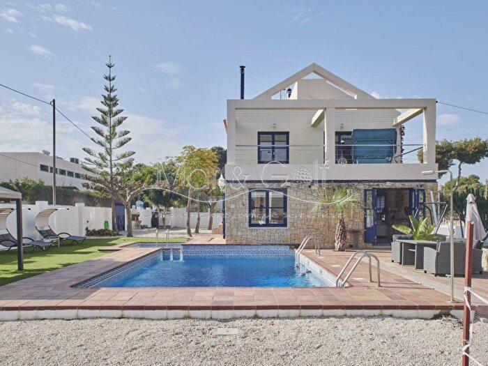 Casa en venta en Comunitat Valenciana, Alicante de 8 habitaciones