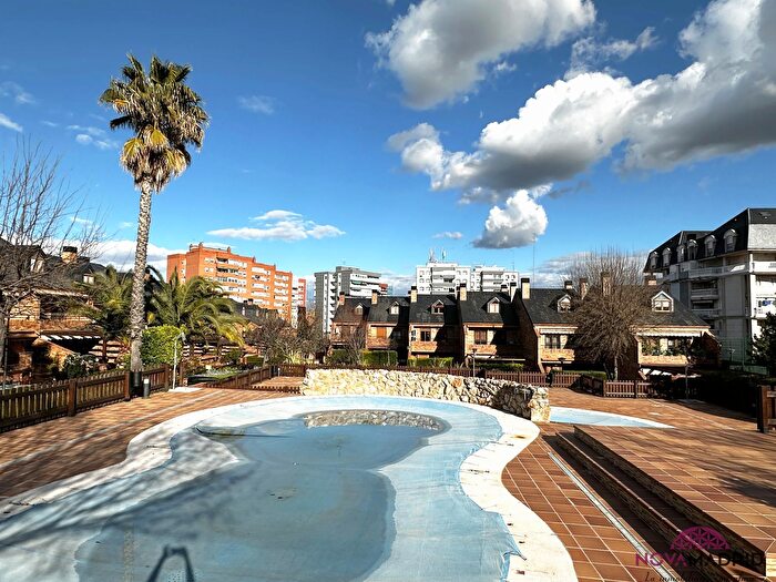 Casa en venta en La Serna, Fuenlabrada de 4 habitaciones
