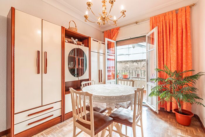 Casas en venta y pisos alquiler - 3