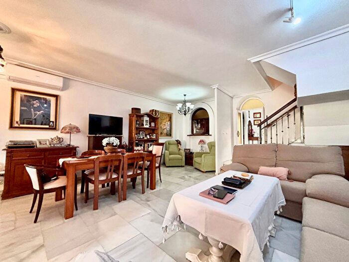 Casas en venta y pisos alquiler - 1
