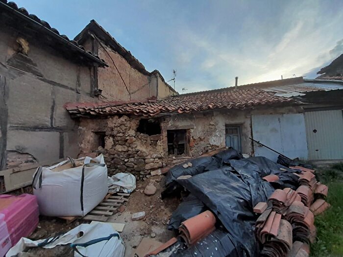 Casas en venta y pisos alquiler - 3