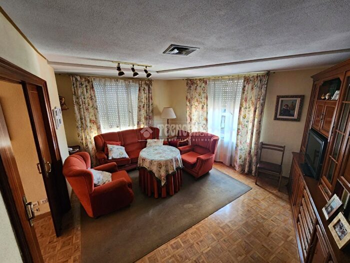 Casas en venta y pisos alquiler - 2
