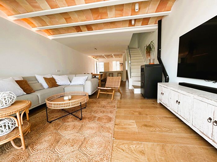 Casas en venta y pisos alquiler - 2