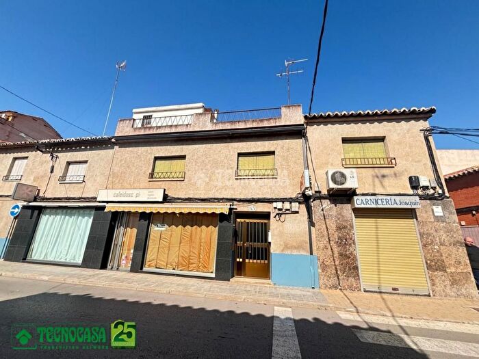 Casas en venta y pisos alquiler - 1