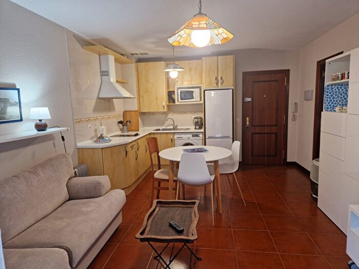 Casas en venta y pisos alquiler - 1