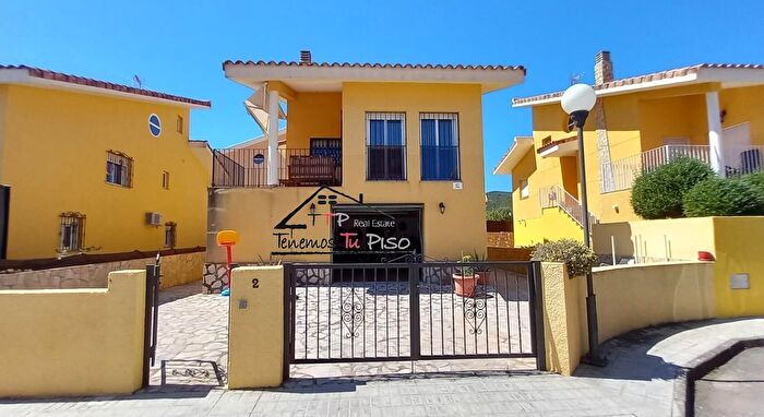 Casas en venta y pisos alquiler - 1