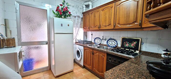 Casas en venta y pisos alquiler - 3