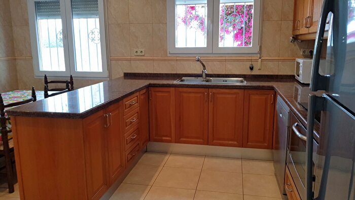 Casas en venta y pisos alquiler - 3