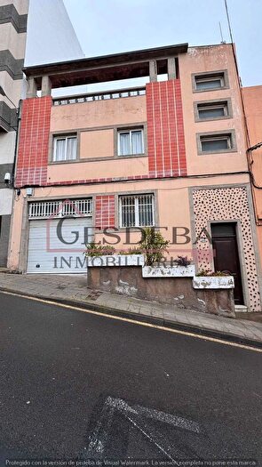 Casa en venta en Centro, La Orotava de 4 habitaciones