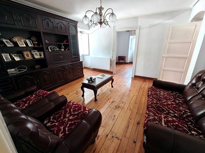 Casas en venta y pisos alquiler - 3