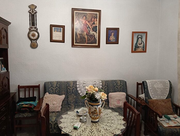Casas en venta y pisos alquiler - 2
