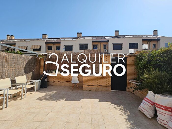 Casas en venta y pisos alquiler - 3