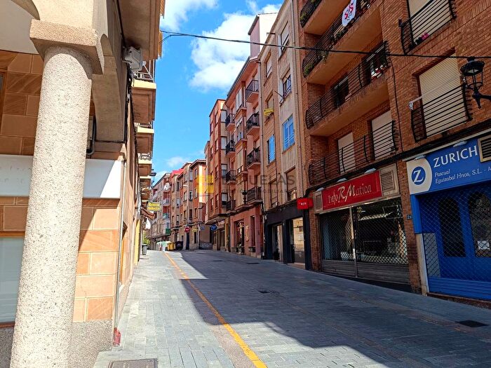Piso en venta en Arnedo, La Rioja de 4 habitaciones