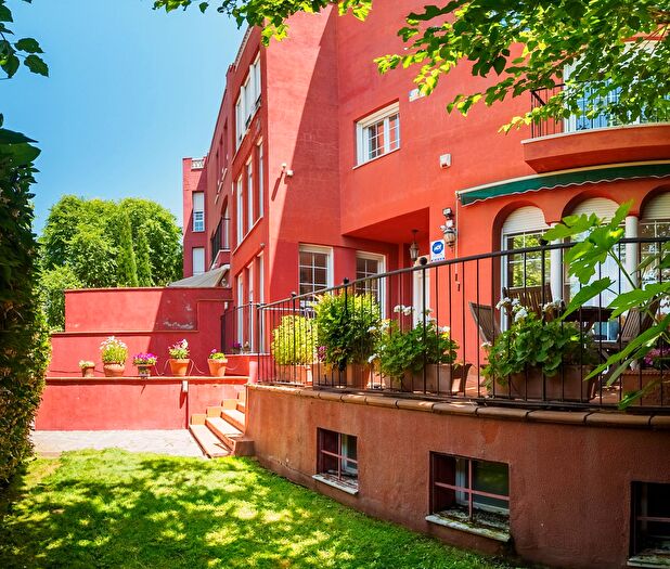 Casas en venta y pisos alquiler - 1