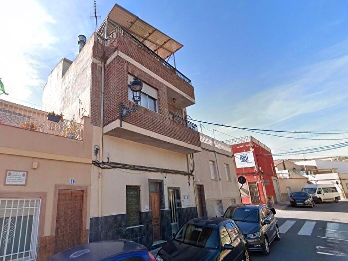 Casas en venta y pisos alquiler - 1