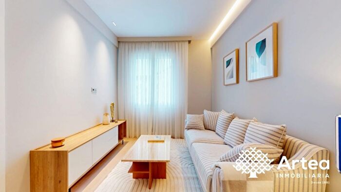 Casas en venta y pisos alquiler - 1