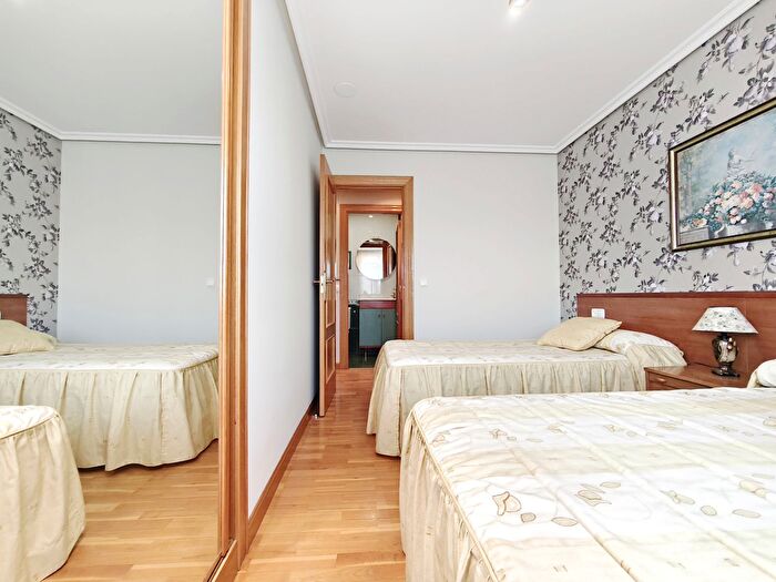 Casas en venta y pisos alquiler - 3