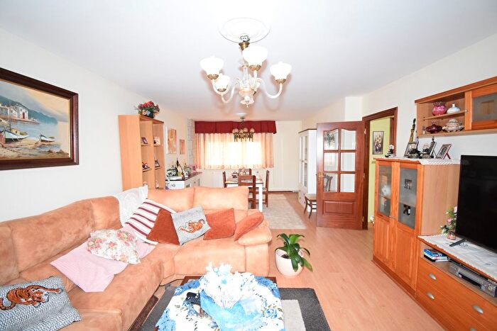 Casas en venta y pisos alquiler - 2