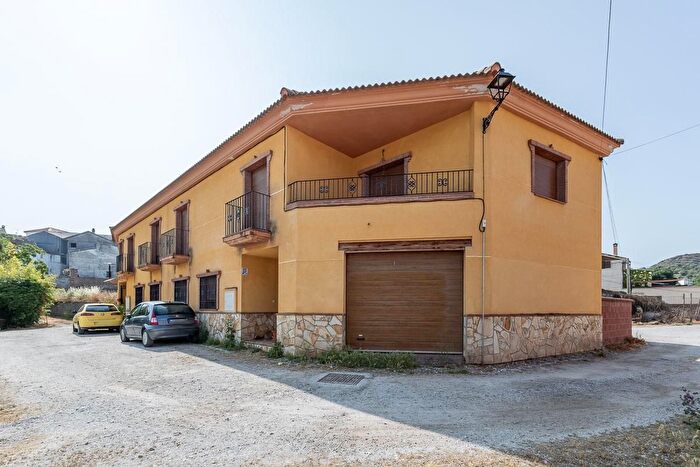 Piso en venta en Beas de Granada, Granada de 4 habitaciones