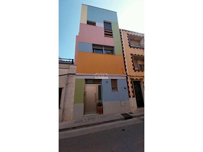 Casas en venta y pisos alquiler - 1