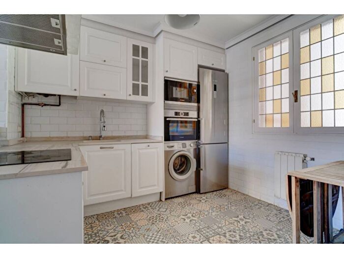 Casas en venta y pisos alquiler - 3