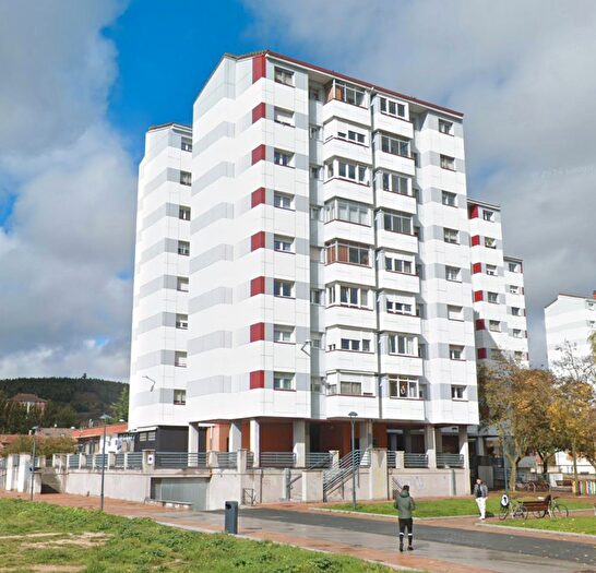 Casas en venta y pisos alquiler - 3