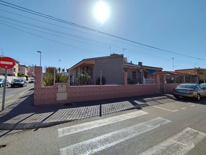 Casas en venta y pisos alquiler - 1