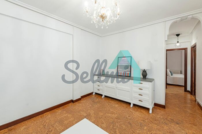 Casas en venta y pisos alquiler - 3