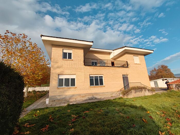Casas en venta y pisos alquiler - 1
