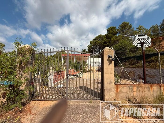 Casa en venta en Macastre, Valencia de 2 habitaciones