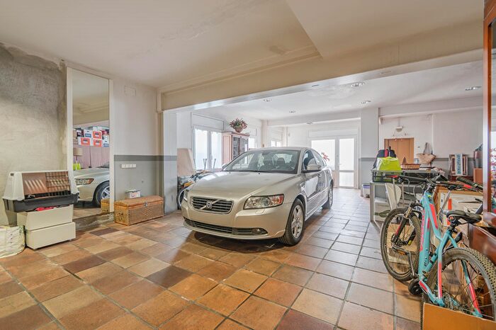 Casas en venta y pisos alquiler - 3