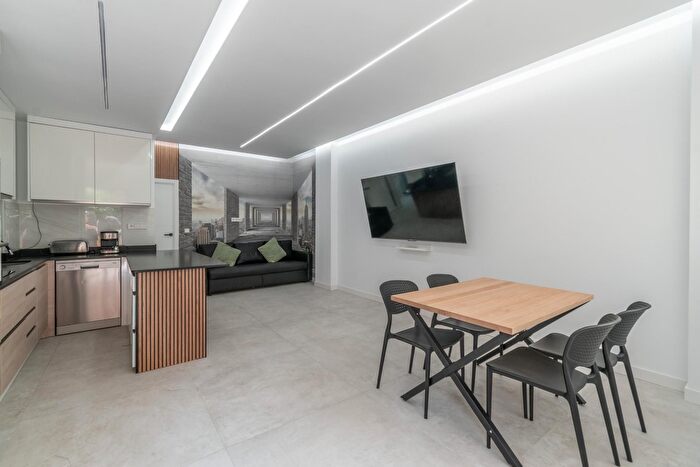 Casas en venta y pisos alquiler - 2